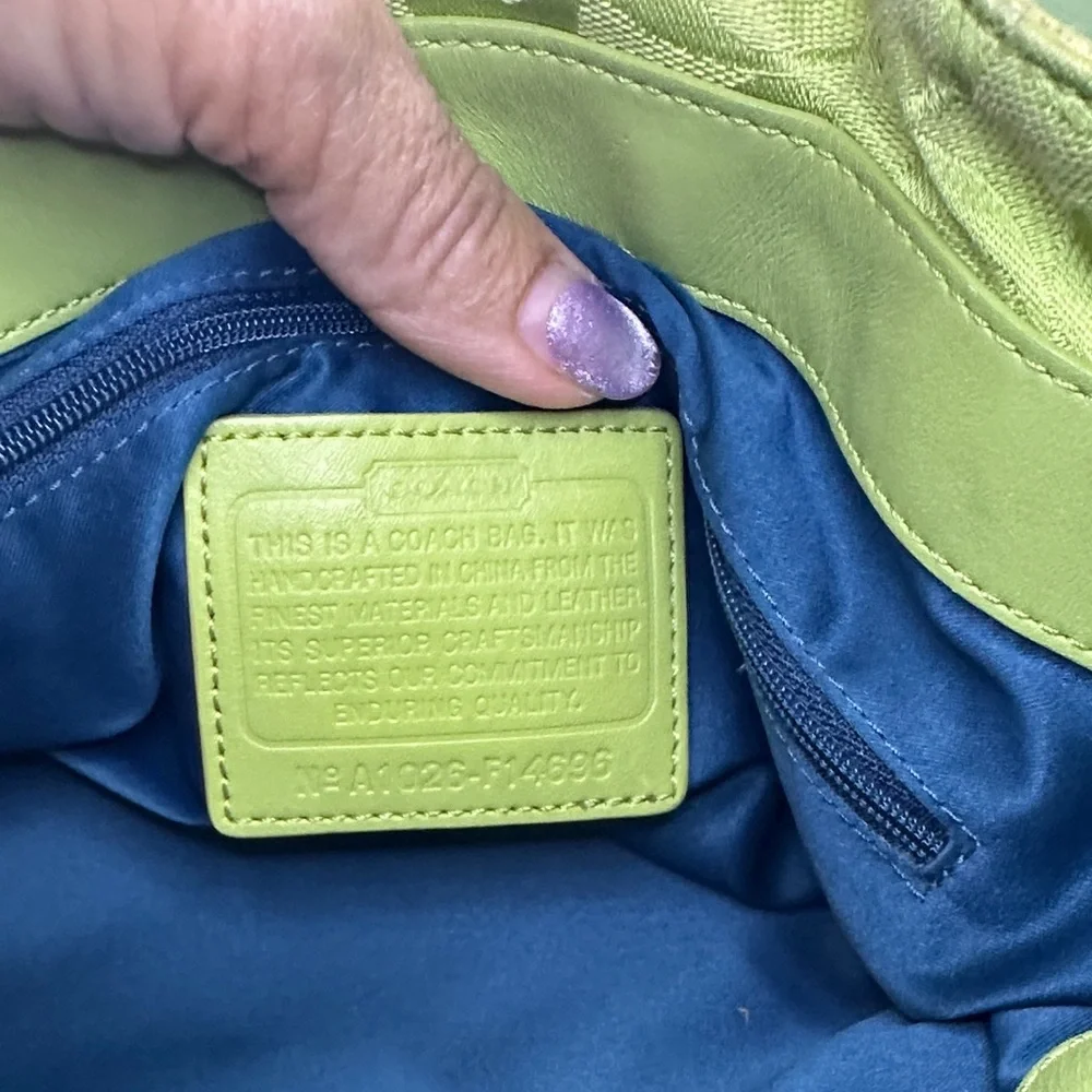 Coach Green Shoulder Bag - Picture 9 of 16